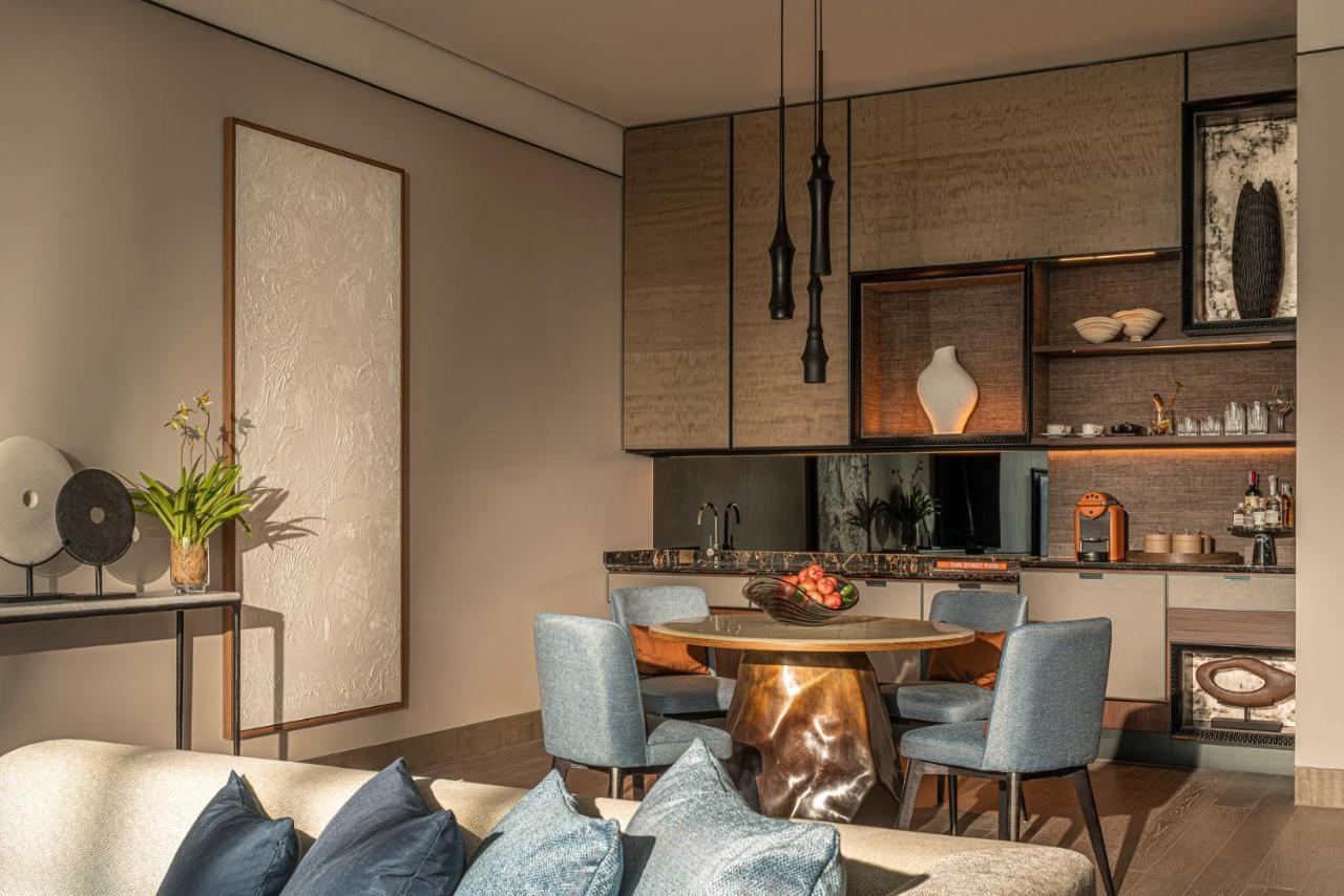 Executive-suite